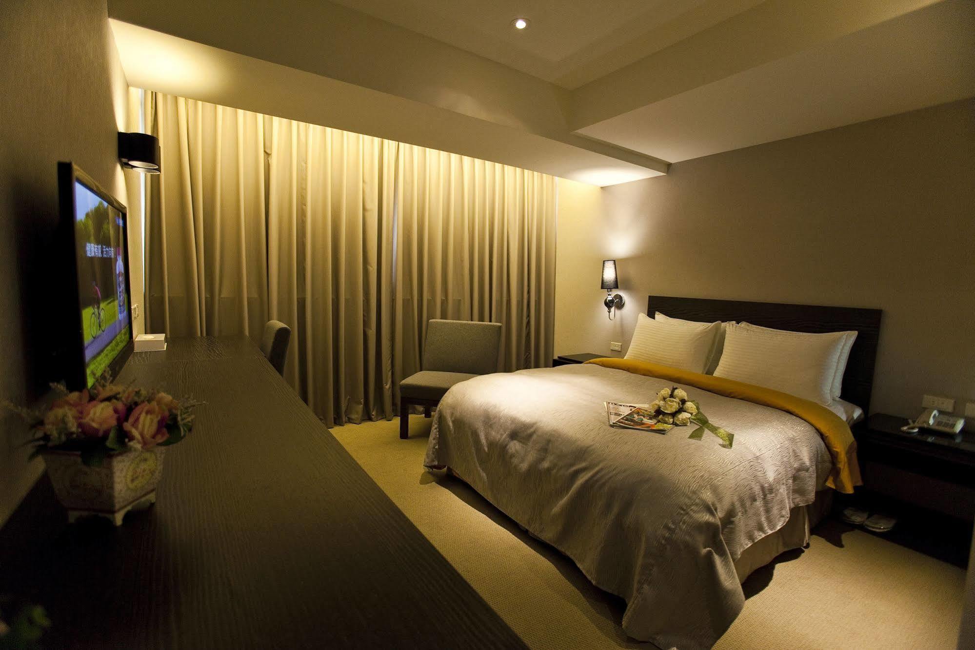 E-House Hotel Taipei Exterior photo